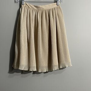 H&M Tan Pleated Skirt Women’s Size 2 Shimmer Metallic Holiday Party Chic